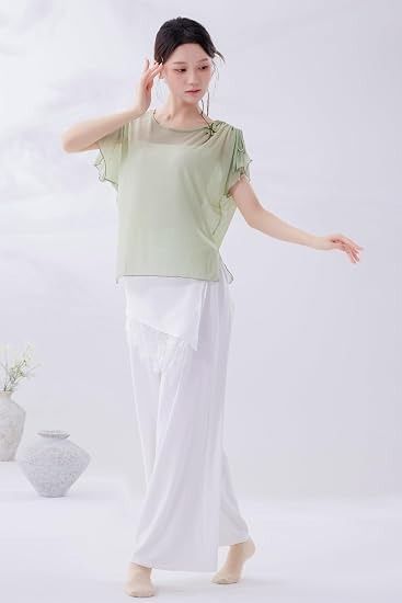 Green Short Sleeve Top And White Wide-Leg Pants Set image 5